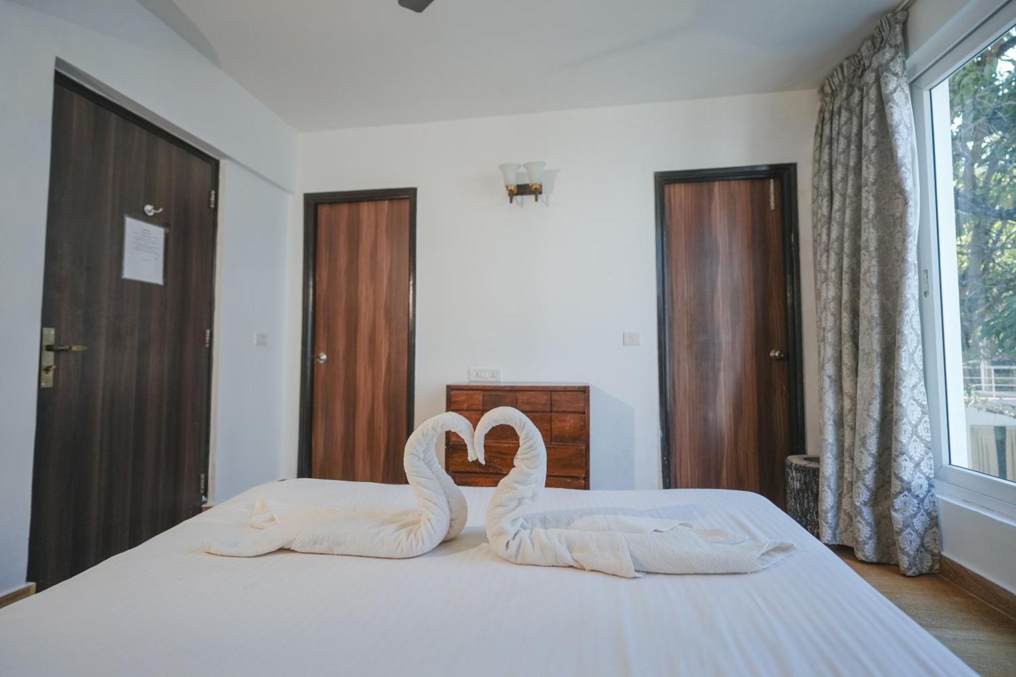 Villa M - Jia 3- 3Bhk In Candolim, Pool Facing, Near Beach, Breakfast Included Ngoại thất bức ảnh