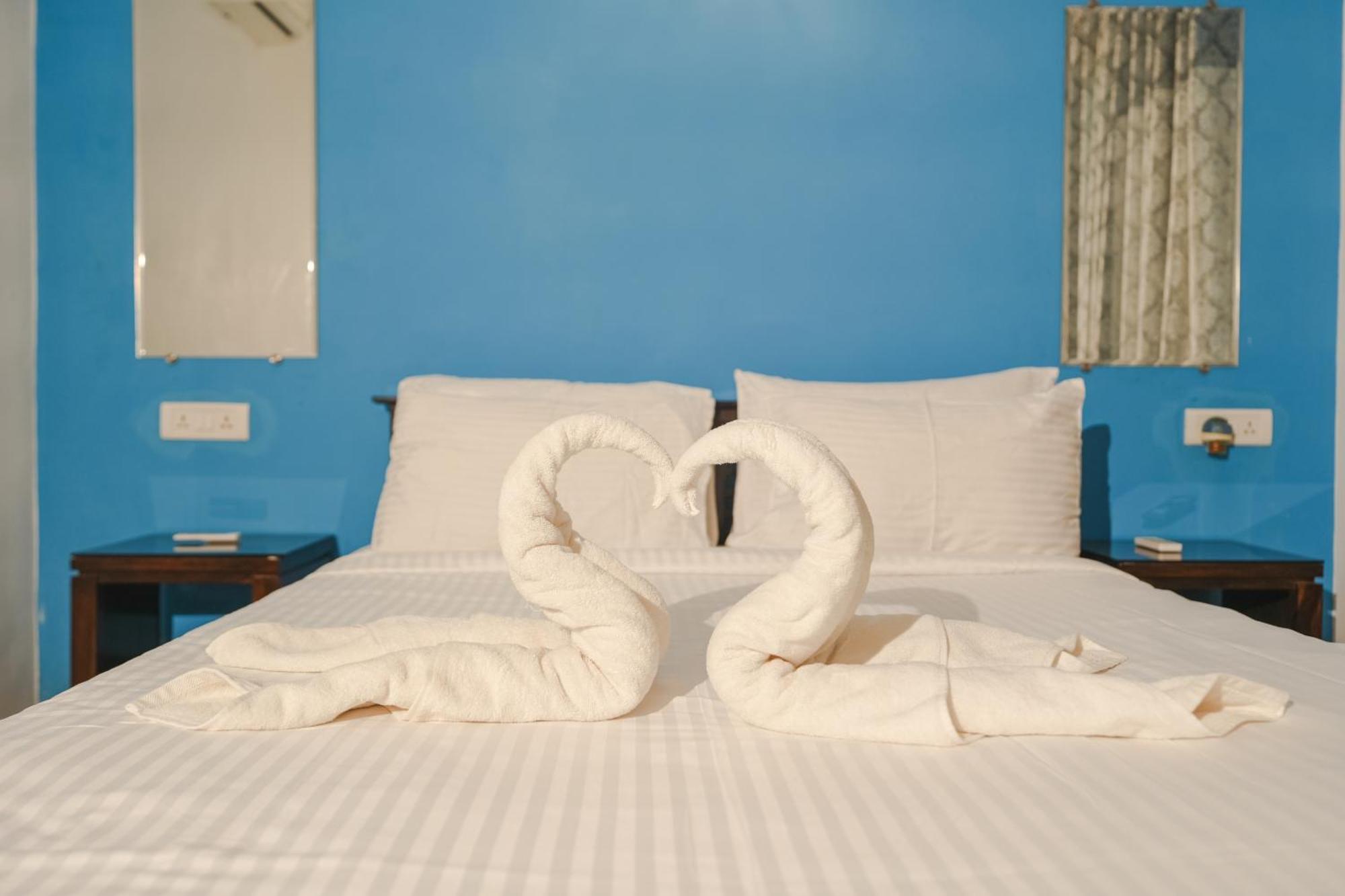 Villa M - Jia 3- 3Bhk In Candolim, Pool Facing, Near Beach, Breakfast Included Ngoại thất bức ảnh